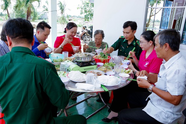 Sóc Trăng: Nhiều hoạt động ý nghĩa nhân kỷ niệm 50 năm Ngày giải phóng Miền Nam- Ảnh 2. Sóc Trăng: Nhiều hoạt động ý nghĩa nhân kỷ niệm 50 năm Ngày giải phóng Miền Nam- Ảnh 2.