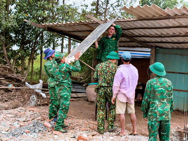 Sóc Trăng: Nhiều hoạt động ý nghĩa nhân kỷ niệm 50 năm Ngày giải phóng Miền Nam- Ảnh 7. Sóc Trăng: Nhiều hoạt động ý nghĩa nhân kỷ niệm 50 năm Ngày giải phóng Miền Nam- Ảnh 7.