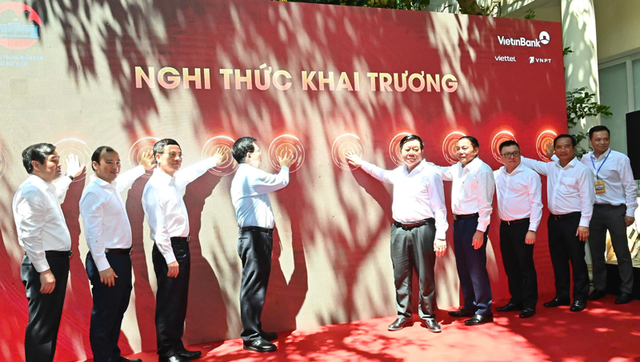 Ra mắt Trung tâm Báo chí phục vụ Lễ kỷ niệm 50 năm thống nhất đất nước- Ảnh 1.