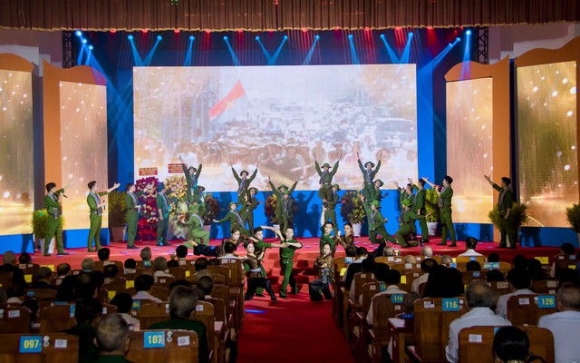 Hậu Giang: Tổ chức Lễ kỷ niệm 50 năm Ngày Giải phóng miền Nam, thống nhất đất nước- Ảnh 3. Hậu Giang: Tổ chức Lễ kỷ niệm 50 năm Ngày Giải phóng miền Nam, thống nhất đất nước- Ảnh 3.