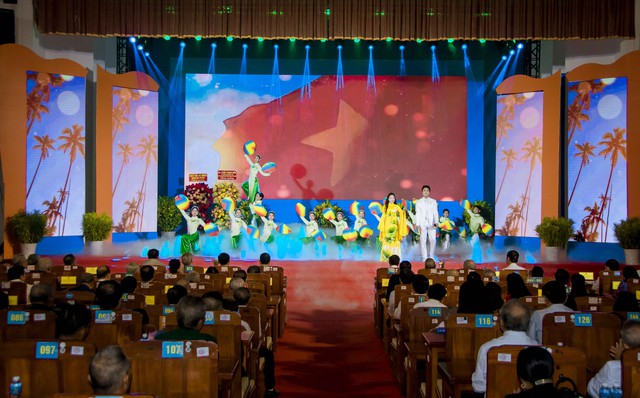 Hậu Giang: Tổ chức Lễ kỷ niệm 50 năm Ngày Giải phóng miền Nam, thống nhất đất nước- Ảnh 5. Hậu Giang: Tổ chức Lễ kỷ niệm 50 năm Ngày Giải phóng miền Nam, thống nhất đất nước- Ảnh 5.