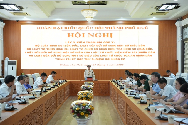 TP. Huế: Lấy ý kiến đóng góp vào các dự án luật tố tụng và tổ chức cơ quan tư pháp- Ảnh 1. TP. Huế: Lấy ý kiến đóng góp vào các dự án luật tố tụng và tổ chức cơ quan tư pháp- Ảnh 1.