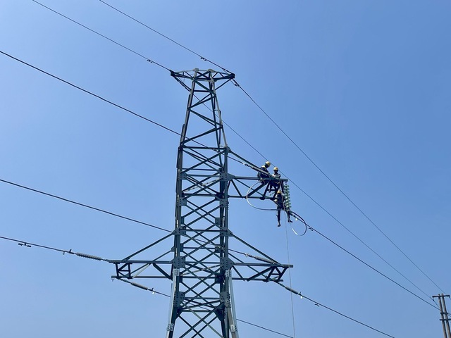EVNSPC đưa vào vận hành thêm 15 công trình lưới điện 110kV- Ảnh 5. EVNSPC đưa vào vận hành thêm 15 công trình lưới điện 110kV- Ảnh 5.