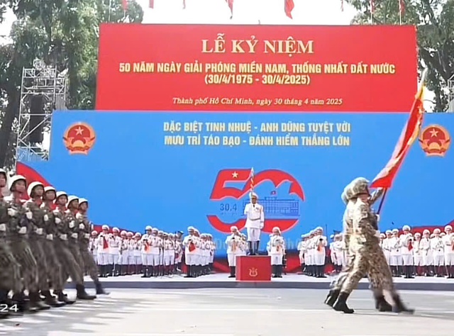 Không khí trang nghiêm, hào hùng xúc động của cuộc diễu binh- diễu hành Kỷ niệm 50 năm Giải phóng Miền Nam, thống nhất đất nước- Ảnh 1. Không khí trang nghiêm, hào hùng xúc động của cuộc diễu binh- diễu hành Kỷ niệm 50 năm Giải phóng Miền Nam, thống nhất đất nước- Ảnh 1.