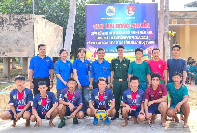 BĐBP tỉnh An Giang với nhiều hoạt động thiết thực chào mừng kỷ niệm ngày 30/4 lịch sử- Ảnh 11. BĐBP tỉnh An Giang với nhiều hoạt động thiết thực chào mừng kỷ niệm ngày 30/4 lịch sử- Ảnh 11.