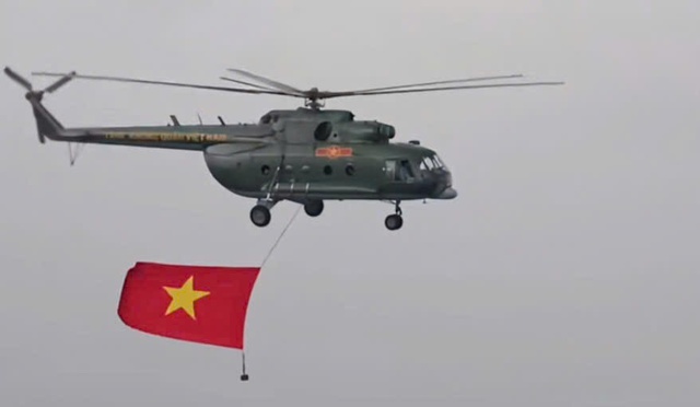 Không khí trang nghiêm, hào hùng xúc động của cuộc diễu binh- diễu hành Kỷ niệm 50 năm Giải phóng Miền Nam, thống nhất đất nước- Ảnh 3. Không khí trang nghiêm, hào hùng xúc động của cuộc diễu binh- diễu hành Kỷ niệm 50 năm Giải phóng Miền Nam, thống nhất đất nước- Ảnh 3.