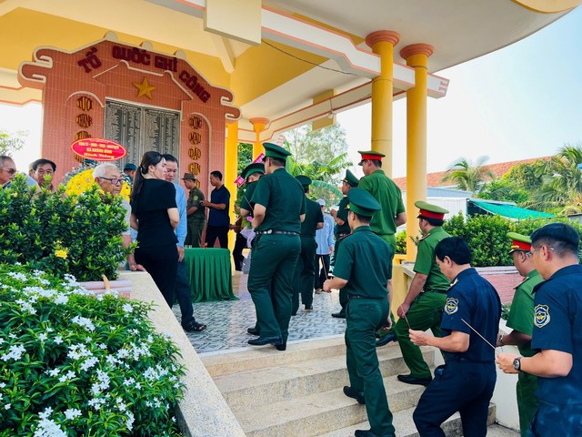 BĐBP tỉnh An Giang với nhiều hoạt động thiết thực chào mừng kỷ niệm ngày 30/4 lịch sử- Ảnh 8. BĐBP tỉnh An Giang với nhiều hoạt động thiết thực chào mừng kỷ niệm ngày 30/4 lịch sử- Ảnh 8.