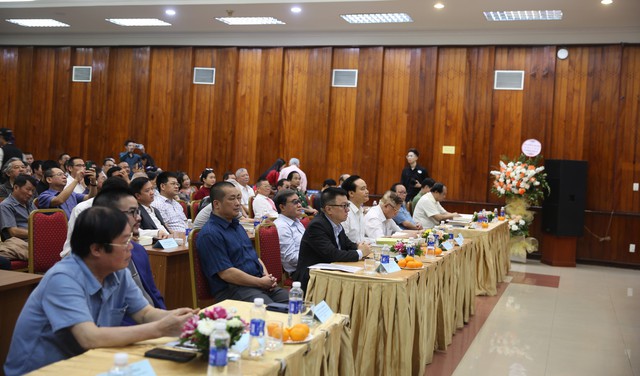 Ra mắt cuốn sách "Con đường tương lai” của nhà văn Nguyễn Xuân Tuấn- Ảnh 5. Ra mắt cuốn sách "Con đường tương lai” của nhà văn Nguyễn Xuân Tuấn- Ảnh 5.