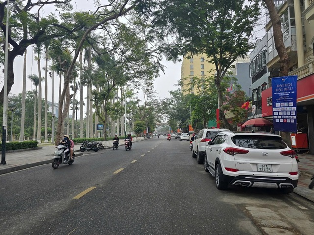 Hải Phòng: Lùi thời gian cấm đỗ xe ô tô tại các tuyến phố trung tâm- Ảnh 1. Hải Phòng: Lùi thời gian cấm đỗ xe ô tô tại các tuyến phố trung tâm- Ảnh 1.