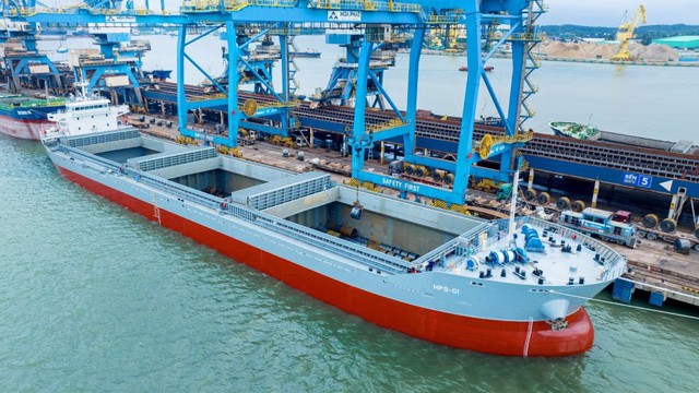 Vận tải ven biển bằng tàu VR-SB tăng trưởng bứt phá- Ảnh 1. Vận tải ven biển bằng tàu VR-SB tăng trưởng bứt phá- Ảnh 1.