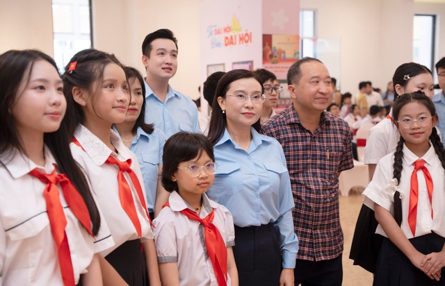 Khai mạc triển lãm "Thiếu nhi Việt Nam vững bước tiến vào kỷ nguyên mới"- Ảnh 2. Khai mạc triển lãm "Thiếu nhi Việt Nam vững bước tiến vào kỷ nguyên mới"- Ảnh 2.