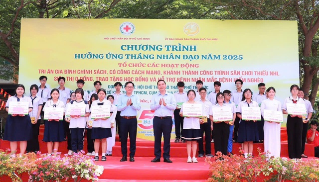 TP. Thủ Đức: Nhiều hoạt động sôi nổi hưởng ứng Tháng Nhân đạo- Ảnh 3. TP. Thủ Đức: Nhiều hoạt động sôi nổi hưởng ứng Tháng Nhân đạo- Ảnh 3.