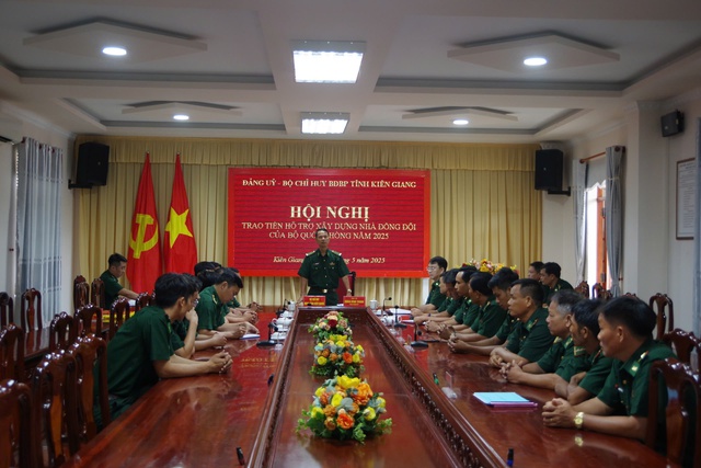 BĐBP tỉnh Kiên Giang: Tổ chức trao tiền hỗ trợ xây dựng “Nhà Đồng đội” năm 2025- Ảnh 1. BĐBP tỉnh Kiên Giang: Tổ chức trao tiền hỗ trợ xây dựng “Nhà Đồng đội” năm 2025- Ảnh 1.