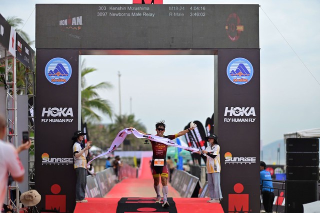 IRONMAN 70.3 Đà Nẵng ghi dấu với những màn trình diễn ấn tượng- Ảnh 2. IRONMAN 70.3 Đà Nẵng ghi dấu với những màn trình diễn ấn tượng- Ảnh 2.