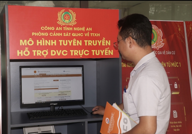 Nghệ An: Tỷ lệ tiếp nhận hồ sơ trực tuyến đạt trên 80% trong tháng 4/2025- Ảnh 1. Nghệ An: Tỷ lệ tiếp nhận hồ sơ trực tuyến đạt trên 80% trong tháng 4/2025- Ảnh 1.