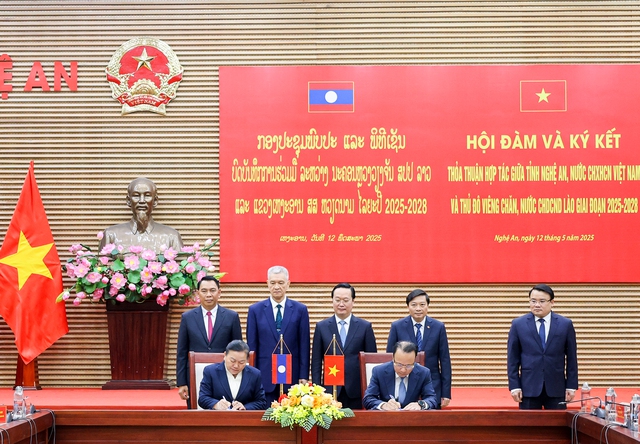 Lễ ký kết Biên bản hợp tác Nghệ An - Viêng Chăn: Củng cố tình đoàn kết Việt - Lào- Ảnh 5. Lễ ký kết Biên bản hợp tác Nghệ An - Viêng Chăn: Củng cố tình đoàn kết Việt - Lào- Ảnh 5.