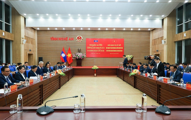 Lễ ký kết Biên bản hợp tác Nghệ An - Viêng Chăn: Củng cố tình đoàn kết Việt - Lào- Ảnh 1. Lễ ký kết Biên bản hợp tác Nghệ An - Viêng Chăn: Củng cố tình đoàn kết Việt - Lào- Ảnh 1.