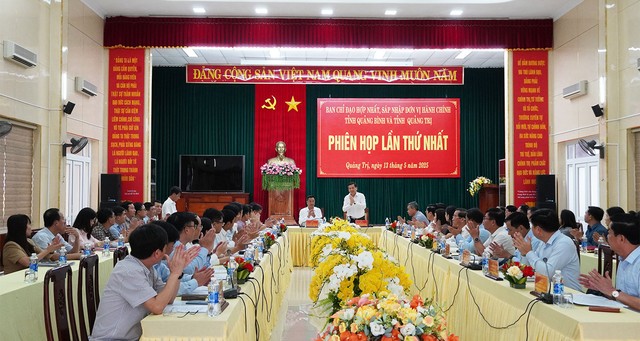 Phiên họp đầu tiên của Ban Chỉ đạo hợp nhất Quảng Bình và Quảng Trị- Ảnh 1. Phiên họp đầu tiên của Ban Chỉ đạo hợp nhất Quảng Bình và Quảng Trị- Ảnh 1.