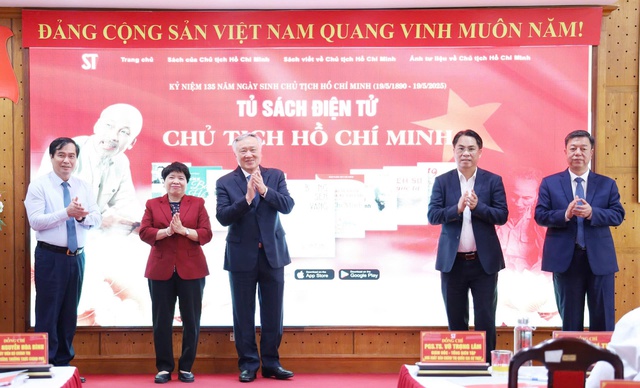 Hà Nội: NXB Chính trị quốc gia Sự thật ra mắt Tủ sách điện tử Chủ tịch Hồ Chí Minh- Ảnh 4. Hà Nội: NXB Chính trị quốc gia Sự thật ra mắt Tủ sách điện tử Chủ tịch Hồ Chí Minh- Ảnh 4.