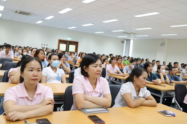 Thái Bình: Truyền thông pháp luật về An toàn giao thông cho 200 công nhân lao động- Ảnh 2. Thái Bình: Truyền thông pháp luật về An toàn giao thông cho 200 công nhân lao động- Ảnh 2.
