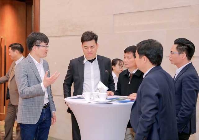Vĩnh Phúc: Xúc tiến đầu tư, phấn đấu hoàn thành mục tiêu tăng trưởng hai con số- Ảnh 5. Vĩnh Phúc: Xúc tiến đầu tư, phấn đấu hoàn thành mục tiêu tăng trưởng hai con số- Ảnh 5.