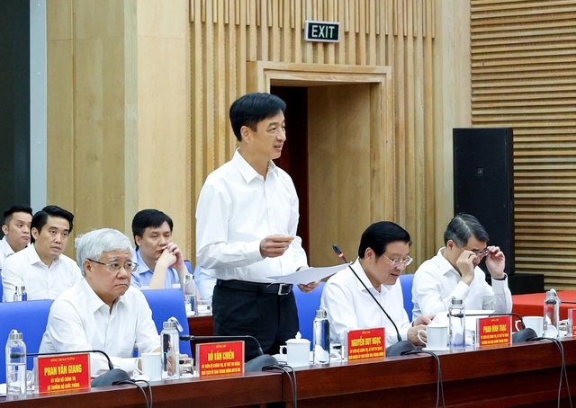 Tổng Bí thư Tô Lâm thăm và làm việc tại tỉnh Nghệ An: Động lực mới cho phát triển toàn diện trên quê hương Bác Hồ- Ảnh 6. Tổng Bí thư Tô Lâm thăm và làm việc tại tỉnh Nghệ An: Động lực mới cho phát triển toàn diện trên quê hương Bác Hồ- Ảnh 6.