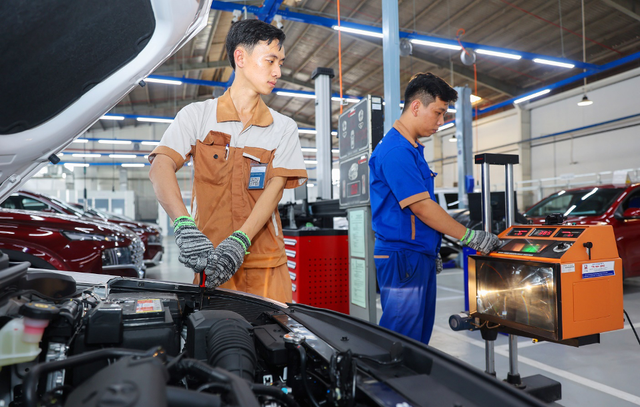 “Hè tới – khuyến mại mới” vệ sinh dàn lạnh điều hòa ô tô tiết kiệm hiệu quả- Ảnh 3. “Hè tới – khuyến mại mới” vệ sinh dàn lạnh điều hòa ô tô tiết kiệm hiệu quả- Ảnh 3.