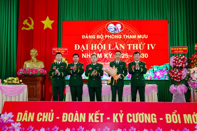 Tổ chức Đại hội Đảng bộ Phòng Tham mưu, BĐBP Sóc Trăng lần thứ IV nhiệm kỳ 2025 - 2030- Ảnh 4. Tổ chức Đại hội Đảng bộ Phòng Tham mưu, BĐBP Sóc Trăng lần thứ IV nhiệm kỳ 2025 - 2030- Ảnh 4.