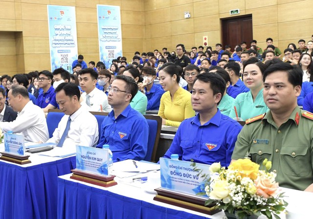 Khai mạc Cuộc thi Olympic tiếng Anh dành cho cán bộ trẻ lần thứ VII năm 2025- Ảnh 2. Khai mạc Cuộc thi Olympic tiếng Anh dành cho cán bộ trẻ lần thứ VII năm 2025- Ảnh 2.