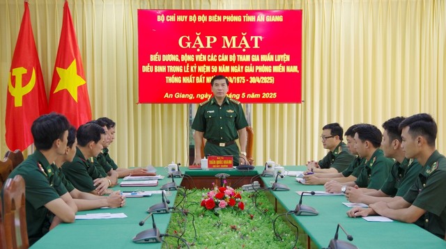 BĐBP tỉnh An Giang gặp mặt biểu dương cán bộ tham gia thực hiện nhiệm vụ A50- Ảnh 2. BĐBP tỉnh An Giang gặp mặt biểu dương cán bộ tham gia thực hiện nhiệm vụ A50- Ảnh 2.