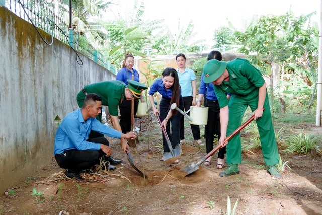 Đồn Biên phòng Lai Hòa: Tổ chức nhiều hoạt động nhân kỷ niệm 135 năm ngày sinh nhật Bác- Ảnh 1. Đồn Biên phòng Lai Hòa: Tổ chức nhiều hoạt động nhân kỷ niệm 135 năm ngày sinh nhật Bác- Ảnh 1.