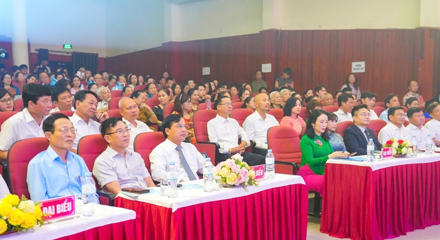 Khai mạc Hội diễn Nghệ thuật quần chúng “Tiếng hát Làng Sen” toàn quốc năm 2025- Ảnh 1. Khai mạc Hội diễn Nghệ thuật quần chúng “Tiếng hát Làng Sen” toàn quốc năm 2025- Ảnh 1.