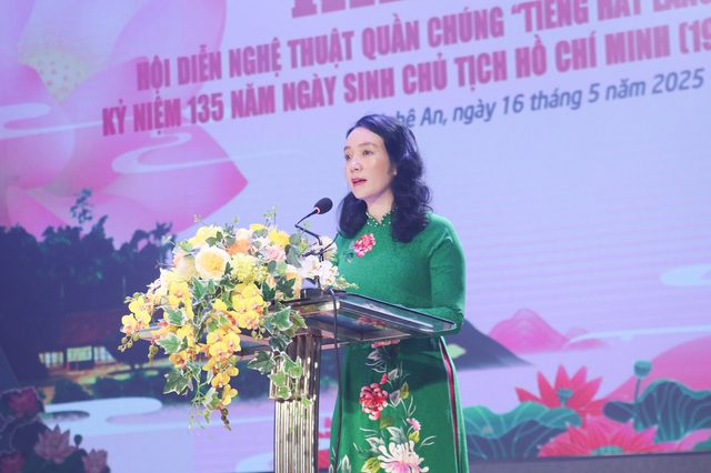 Khai mạc Hội diễn Nghệ thuật quần chúng “Tiếng hát Làng Sen” toàn quốc năm 2025- Ảnh 2. Khai mạc Hội diễn Nghệ thuật quần chúng “Tiếng hát Làng Sen” toàn quốc năm 2025- Ảnh 2.