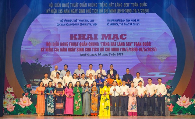 Hà Tĩnh tham gia nhiều hoạt động góp phần lan tỏa Lễ hội Làng Sen 2025- Ảnh 2. Hà Tĩnh tham gia nhiều hoạt động góp phần lan tỏa Lễ hội Làng Sen 2025- Ảnh 2.