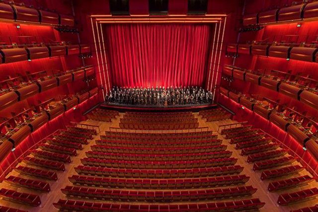 Soi kiến trúc “độc nhất vô nhị” của Nhà hát Opera Hà Nội tại Hồ Tây- Ảnh 5. Soi kiến trúc “độc nhất vô nhị” của Nhà hát Opera Hà Nội tại Hồ Tây- Ảnh 5.
