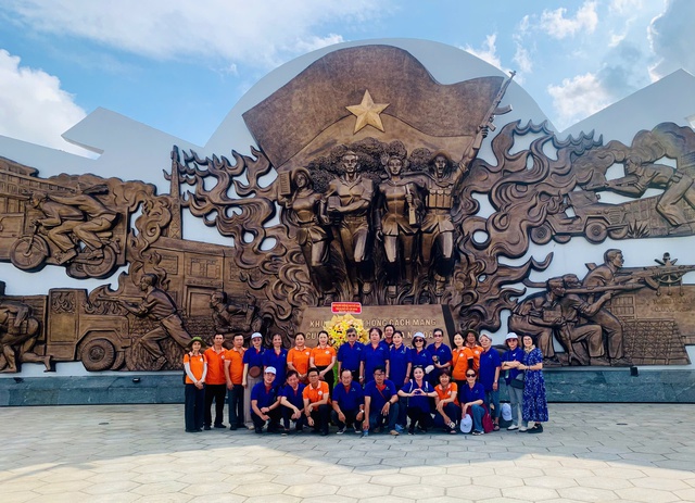 Đoàn đại biểu Người Việt Nam ở nước ngoài TP. HCM tham gia hưởng ứng Đoàn đại biểu Người Việt Nam ở nước ngoài TP. HCM tham gia hưởng ứng