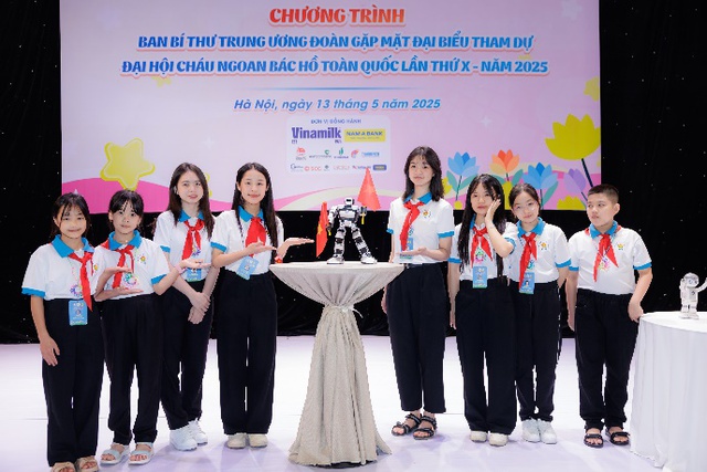 Vinamilk cùng thiếu nhi Cháu ngoan Bác Hồ hướng đến kỷ niệm 135 năm Ngày sinh nhật Bác- Ảnh 4. Vinamilk cùng thiếu nhi Cháu ngoan Bác Hồ hướng đến kỷ niệm 135 năm Ngày sinh nhật Bác- Ảnh 4.