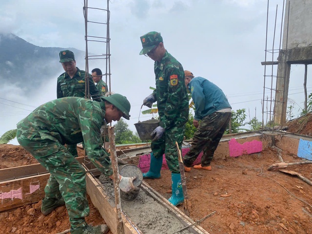 BĐBP Lai Châu vượt nắng thắng mưa, xây dựng mái ấm cho người nghèo vùng cao- Ảnh 4. BĐBP Lai Châu vượt nắng thắng mưa, xây dựng mái ấm cho người nghèo vùng cao- Ảnh 4.