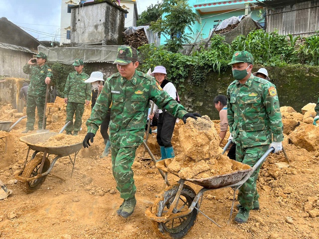 BĐBP Lai Châu vượt nắng thắng mưa, xây dựng mái ấm cho người nghèo vùng cao- Ảnh 5. BĐBP Lai Châu vượt nắng thắng mưa, xây dựng mái ấm cho người nghèo vùng cao- Ảnh 5.