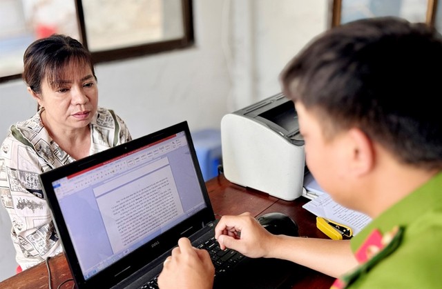 An Giang: Khởi tố 7 đối tượng buôn lậu đường từ Campuchia về Việt Nam- Ảnh 1. An Giang: Khởi tố 7 đối tượng buôn lậu đường từ Campuchia về Việt Nam- Ảnh 1.