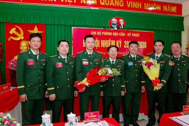 BĐBP tỉnh Sóc Trăng: Chi bộ Phòng Hậu cần - Kỹ thuật đại hội nhiệm kỳ 2025-2030- Ảnh 4. BĐBP tỉnh Sóc Trăng: Chi bộ Phòng Hậu cần - Kỹ thuật đại hội nhiệm kỳ 2025-2030- Ảnh 4.