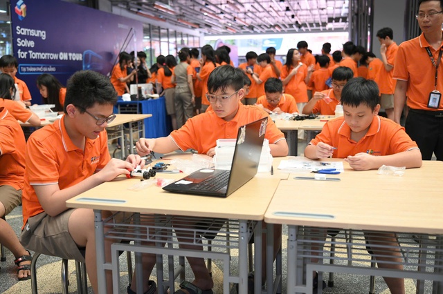 Samsung khởi động cuộc thi Solve for Tomorrow 2025 tại miền Trung- Ảnh 2. Samsung khởi động cuộc thi Solve for Tomorrow 2025 tại miền Trung- Ảnh 2.