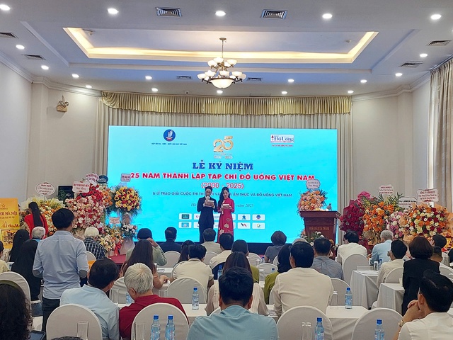 Dấu ấn 25 năm Tạp chí Đồ uống Việt Nam: Một hành trình vươn tầm cao mới- Ảnh 1. Dấu ấn 25 năm Tạp chí Đồ uống Việt Nam: Một hành trình vươn tầm cao mới- Ảnh 1.