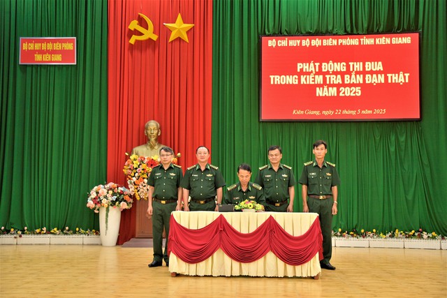 BĐBP tỉnh Kiên Giang phát động thi đua trong kiểm tra bắn đạn thật năm 2025- Ảnh 1. BĐBP tỉnh Kiên Giang phát động thi đua trong kiểm tra bắn đạn thật năm 2025- Ảnh 1.