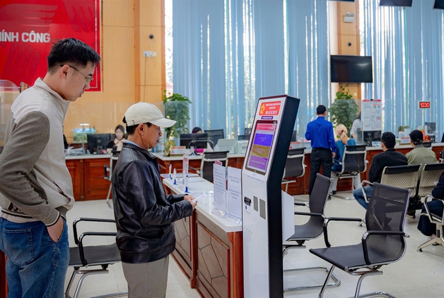 TP Huế: Phổ cập kiến thức, kỹ năng số cho người dân- Ảnh 1. TP Huế: Phổ cập kiến thức, kỹ năng số cho người dân- Ảnh 1.