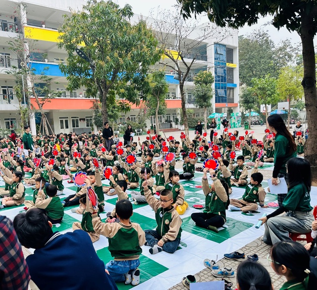 Marketing giáo dục trong kỷ nguyên số: Khi lớp học trở thành thương hiệu, học sinh là trung tâm trải nghiệm- Ảnh 4. Marketing giáo dục trong kỷ nguyên số: Khi lớp học trở thành thương hiệu, học sinh là trung tâm trải nghiệm- Ảnh 4.