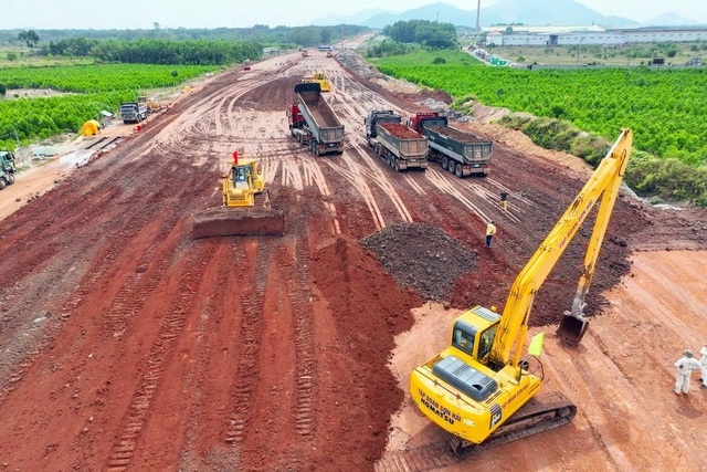 Ngân hàng tăng tốc giải ngân gói tín dụng cho hạ tầng và công nghệ số- Ảnh 1. Ngân hàng tăng tốc giải ngân gói tín dụng cho hạ tầng và công nghệ số- Ảnh 1.