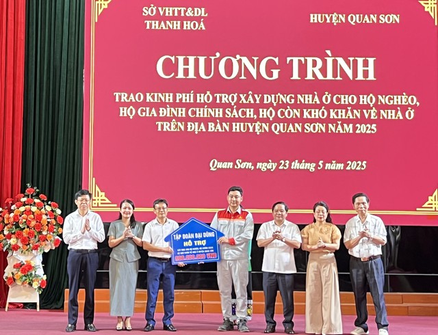 Trao tặng 40 căn nhà cho hộ nghèo trên địa bàn huyện Quan Sơn- Ảnh 2. Trao tặng 40 căn nhà cho hộ nghèo trên địa bàn huyện Quan Sơn- Ảnh 2.
