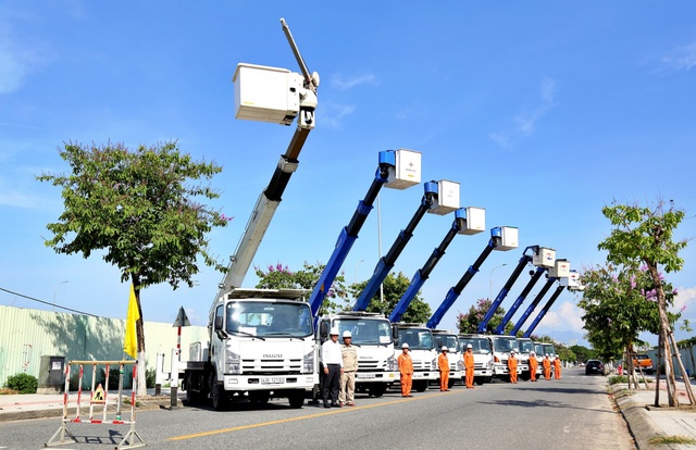 PC Đà Nẵng diễn tập xử lý sự cố phòng chống thiên tai và tìm kiếm cứu nạn- Ảnh 1. PC Đà Nẵng diễn tập xử lý sự cố phòng chống thiên tai và tìm kiếm cứu nạn- Ảnh 1.