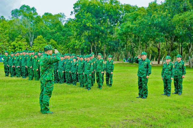 Lãnh đạo BĐBP tỉnh Kiên Giang kiểm tra bắn đạn thật năm 2025- Ảnh 1. Lãnh đạo BĐBP tỉnh Kiên Giang kiểm tra bắn đạn thật năm 2025- Ảnh 1.